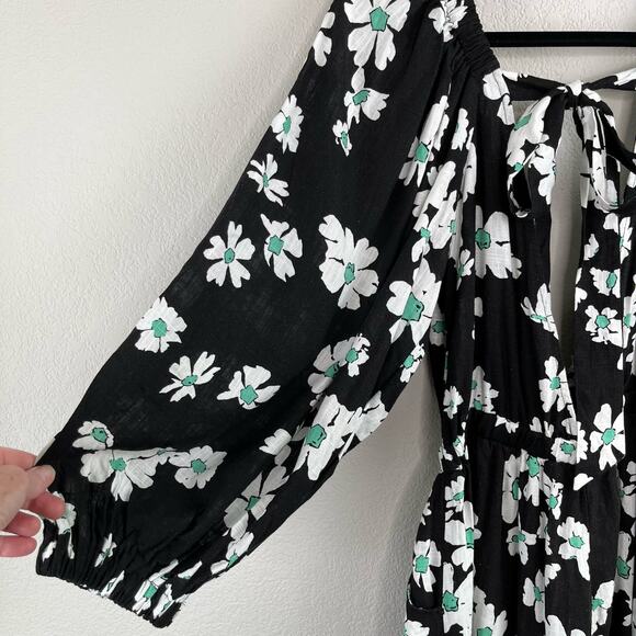 Topshop Black Daisy Floral Linen Long Sleeve V-Neck Short Romper 8/10 Medium NWT - Picture 7 of 14